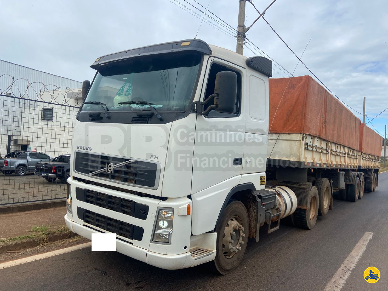 CAMINHAO VOLVO VOLVO FH 400 Cavalo Mecânico Cavalo 6x2 RB Caminhões & Financiamentos ARAGUARI MINAS GERAIS MG